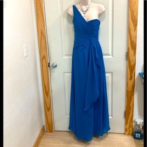One shoulder chiffon gown